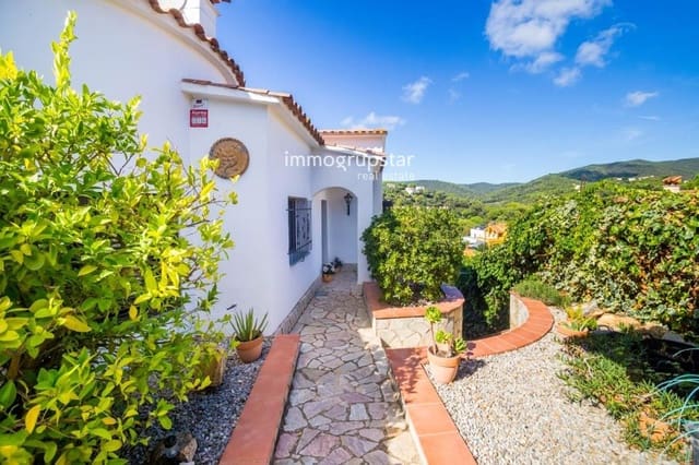 3 bedroom Villa for sale in Sant Antoni de Calonge, Calonge i Sant Antoni with pool garage - € 420,000 (Ref: 9619849)