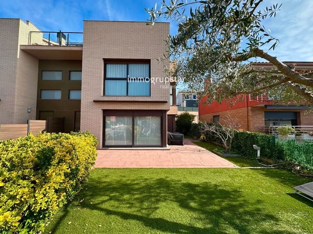 4 soveværelse Byhus til salg i Palamós med garage - € 635.000 (Ref: 9624323)