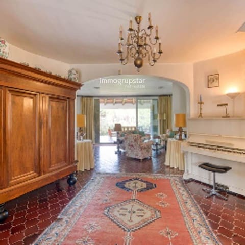 4 Zimmer Villa zu verkaufen in Santa Cristina d'Aro mit Pool Garage - 895.000 € (Ref: 9635340)