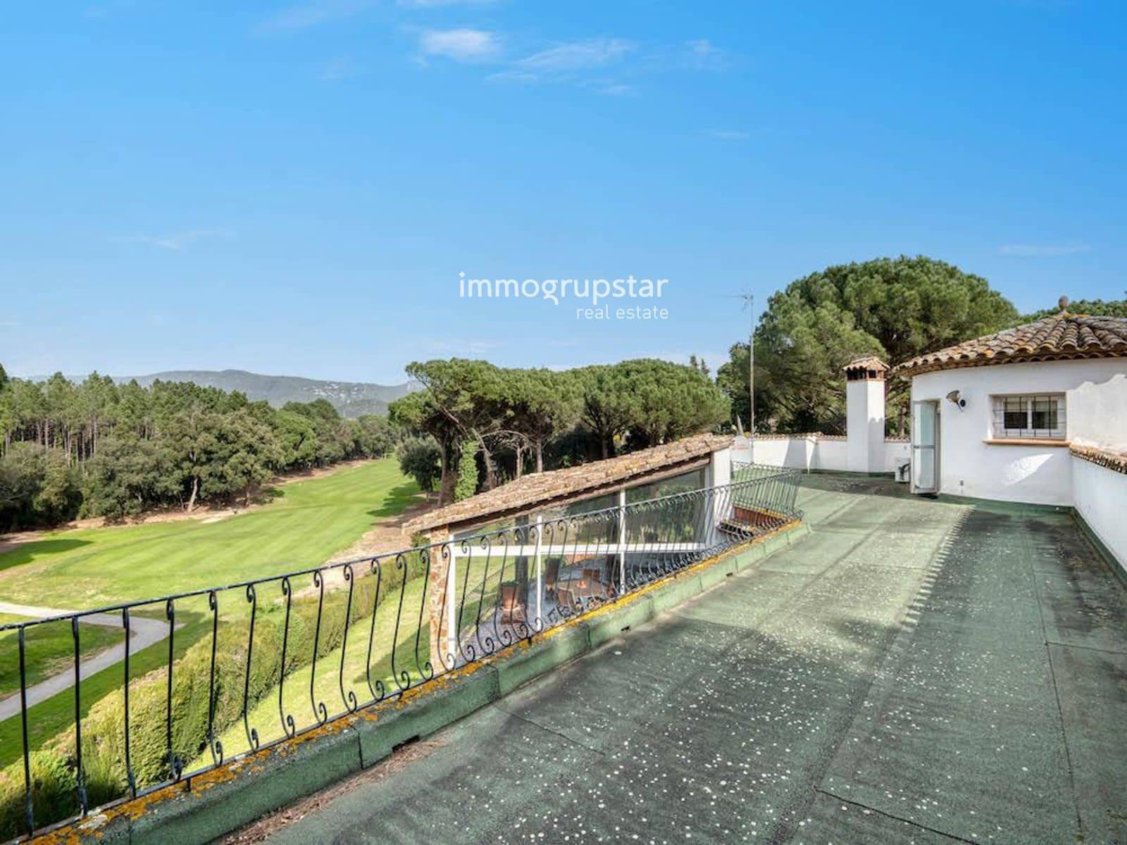 4 Zimmer Villa zu verkaufen in Santa Cristina d'Aro mit Pool Garage - 895.000 € (Ref: 9635340)