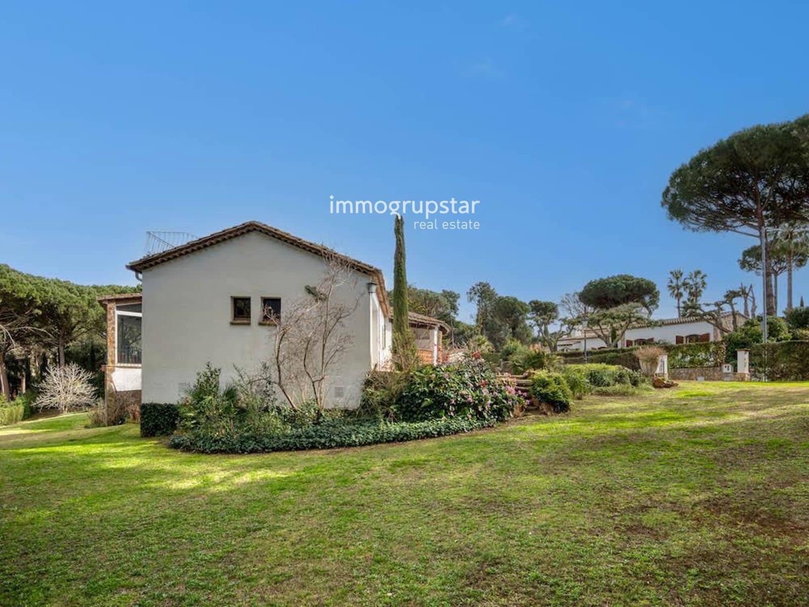 4 Zimmer Villa zu verkaufen in Santa Cristina d'Aro mit Pool Garage - 895.000 € (Ref: 9635340)