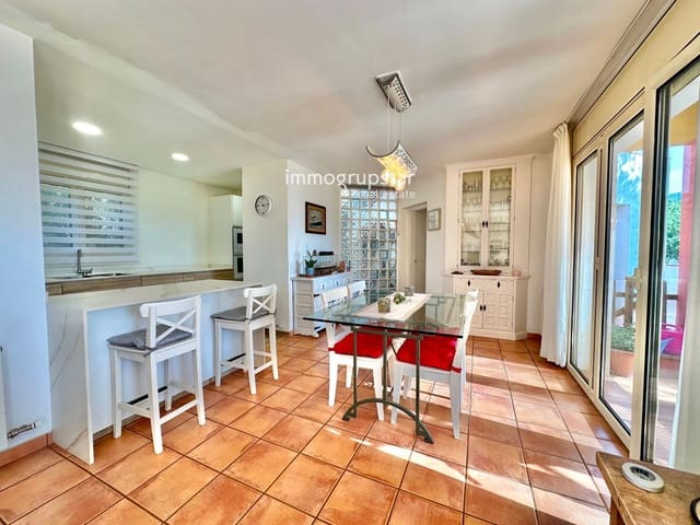 3 soveværelse Villa til salg i Sant Antoni de Calonge, Calonge i Sant Antoni med swimmingpool garage - € 545.000 (Ref: 9638081)