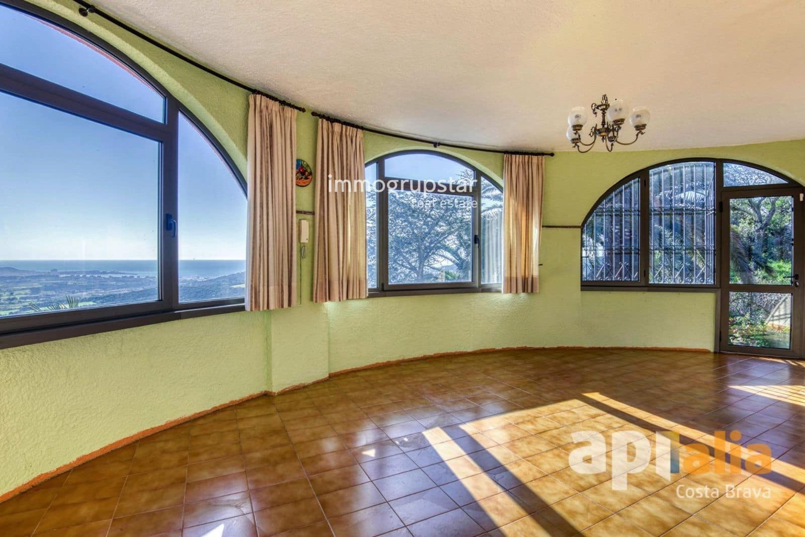 5 bedroom Villa for sale in Sant Antoni de Calonge with pool garage - € 875,000 (Ref: 9697788)