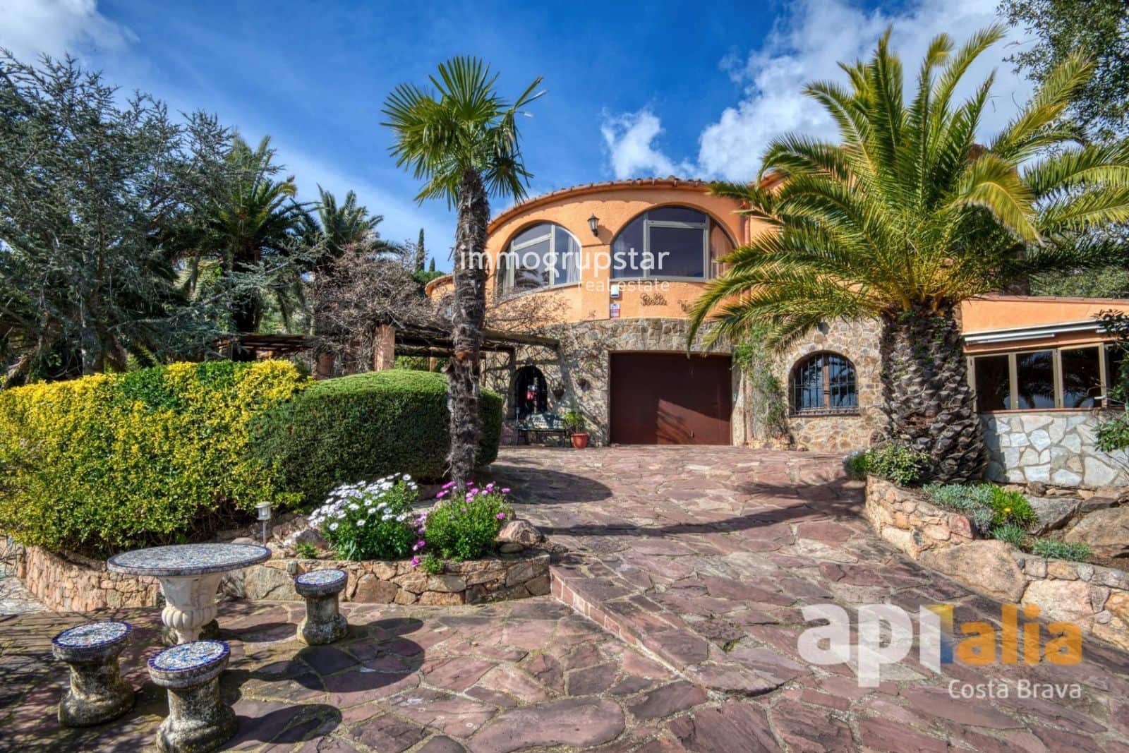 5 bedroom Villa for sale in Sant Antoni de Calonge with pool garage - € 875,000 (Ref: 9697788)