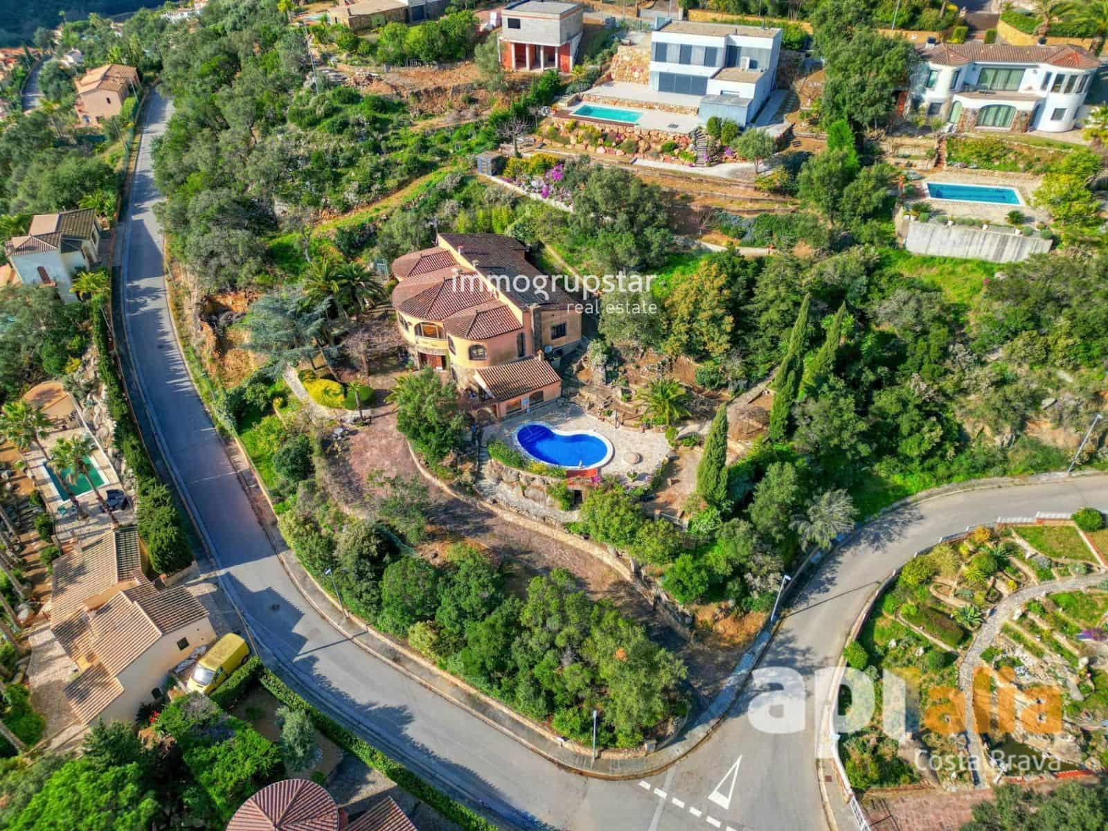 5 bedroom Villa for sale in Sant Antoni de Calonge with pool garage - € 875,000 (Ref: 9697788)