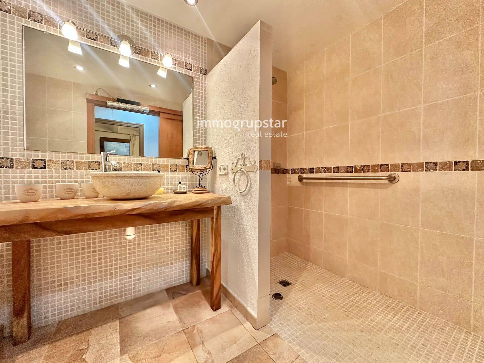 5 bedroom Villa for sale in Sant Antoni de Calonge with pool - € 594,000 (Ref: 9700031)