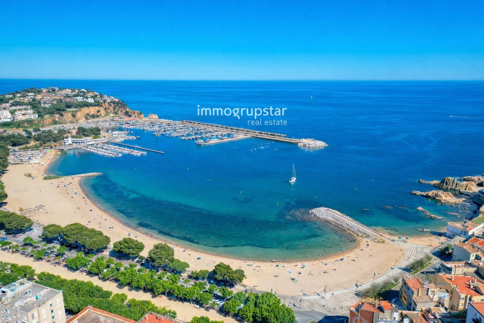 4 bedroom Townhouse for sale in Sant Feliu de Guixols with garage - € 460,000 (Ref: 9709199)