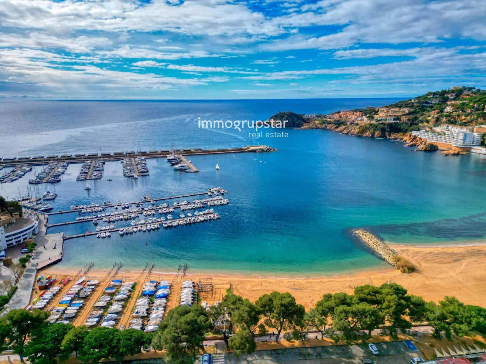 4 bedroom Townhouse for sale in Sant Feliu de Guixols with garage - € 460,000 (Ref: 9709199)