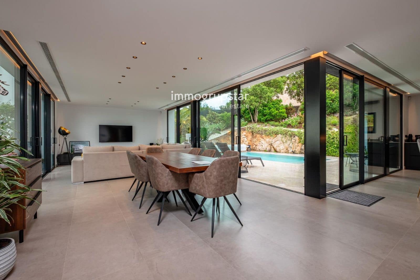 4 bedroom Villa for sale in Castell-Platja d'Aro with pool garage - € 1,750,000 (Ref: 9722705)