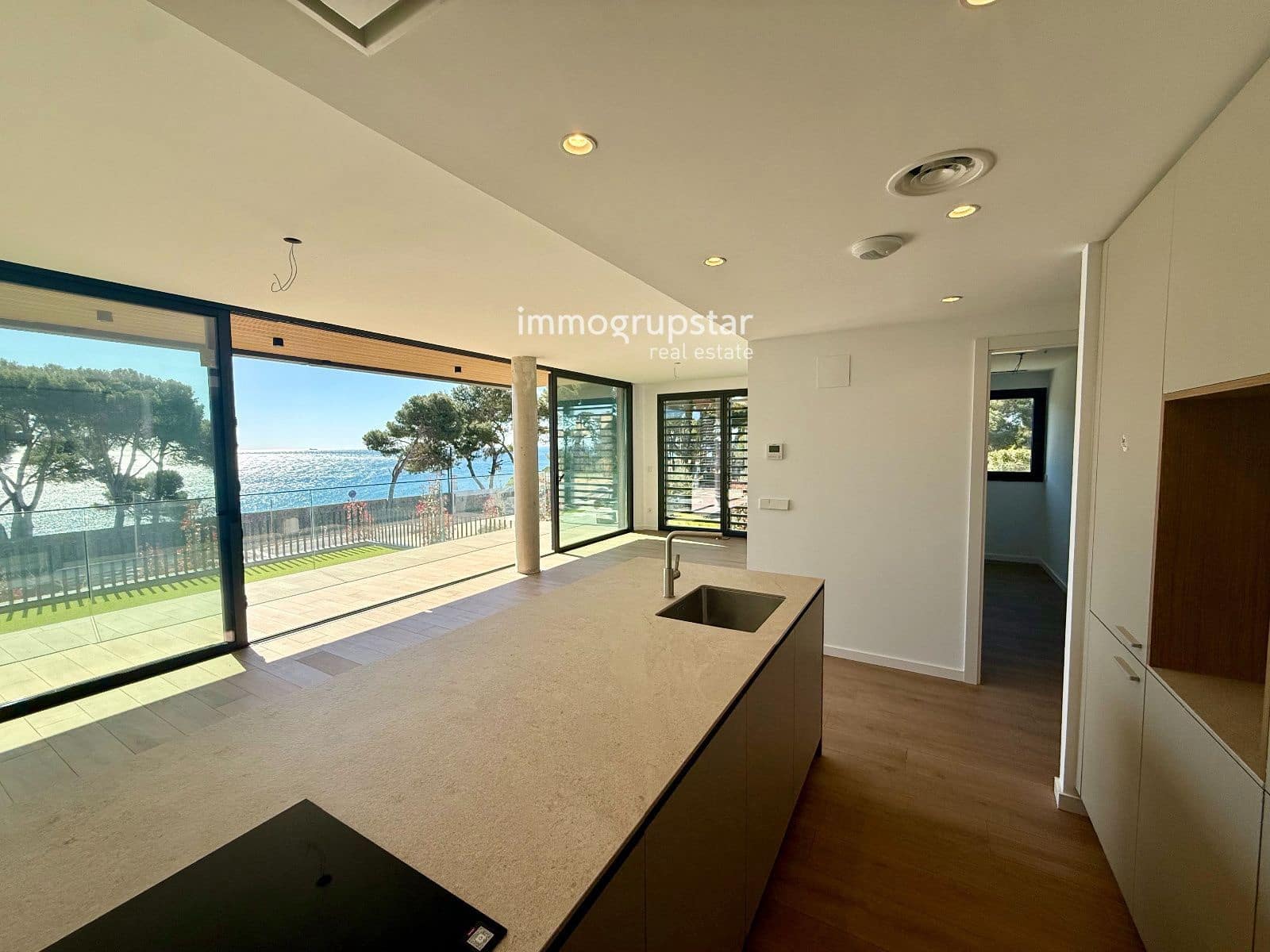 3 bedroom Flat for sale in Platja d'Aro with pool garage - € 680,000 (Ref: 9727441)