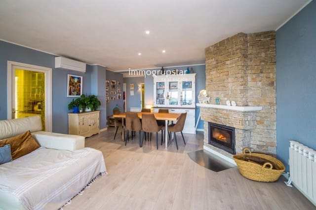 Piso de 3 habitaciones en Platja d'Aro, Castell-Platja d'Aro en venta con garaje - 415.000 € (Ref: 9734110)