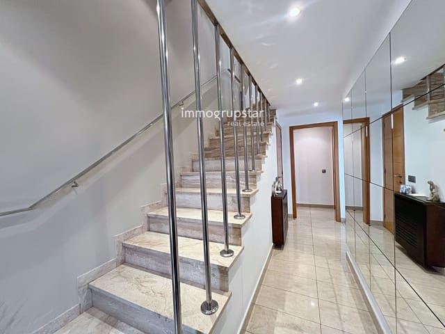 4 makuuhuone Huvila myytävänä paikassa Platja d'Aro, Castell-Platja d'Aro mukana uima-altaan 
autotalli - 725 000 € (Ref: 9769137)