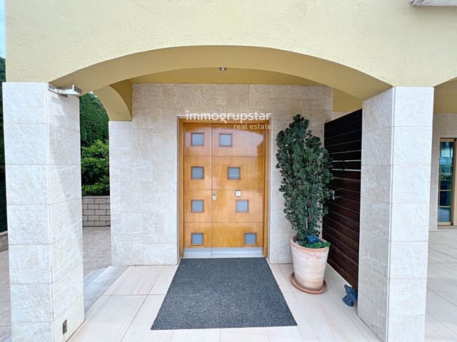 4 makuuhuone Huvila myytävänä paikassa Platja d'Aro, Castell-Platja d'Aro mukana uima-altaan 
autotalli - 725 000 € (Ref: 9769137)