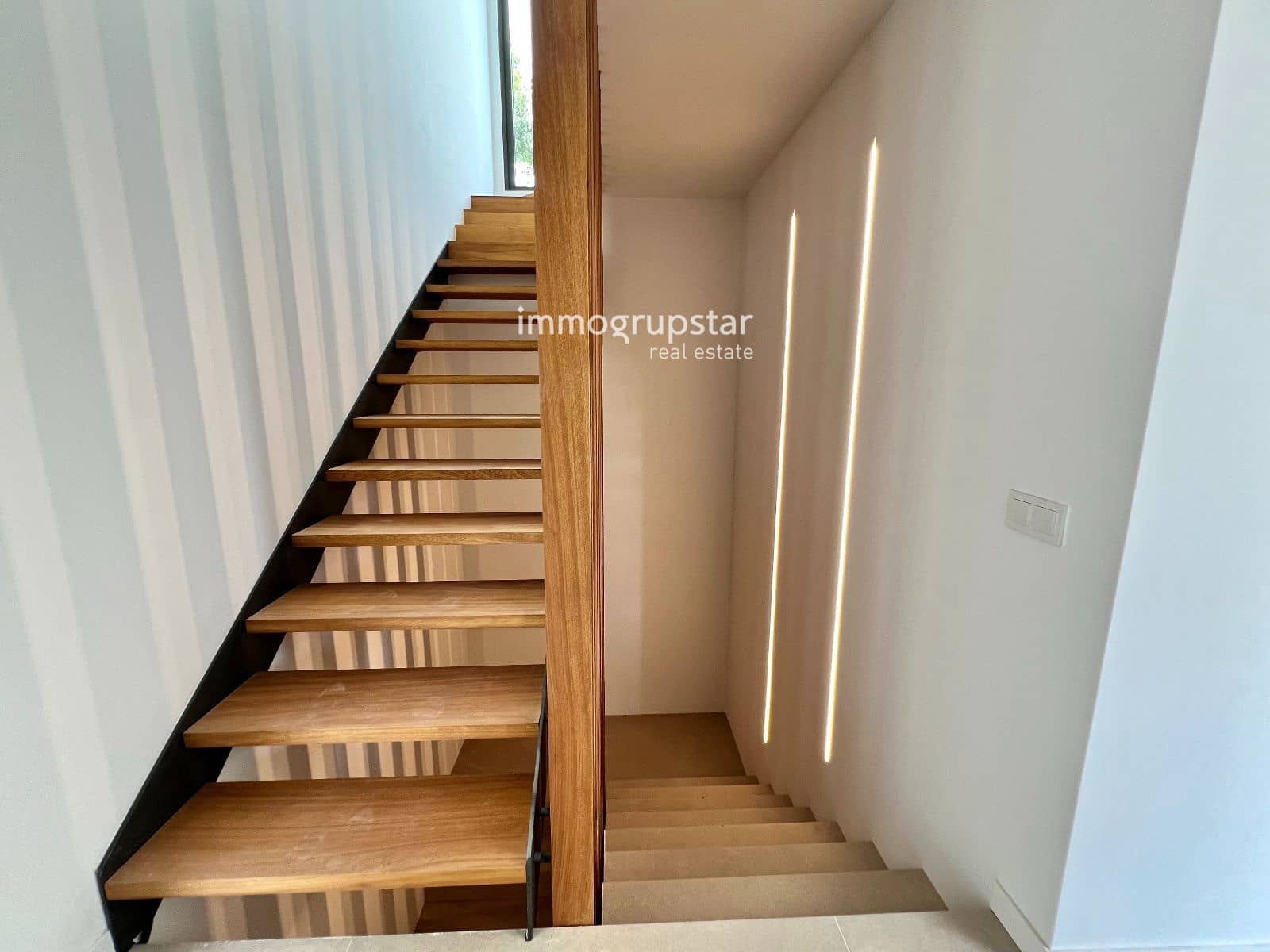 4 chambre Villa/Maison à vendre à Sa Riera avec piscine garage - 1 250 000 € (Ref: 9781272)