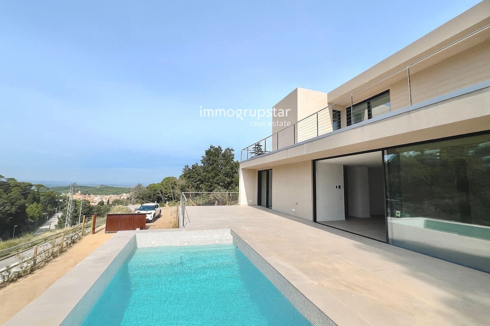 4 chambre Villa/Maison à vendre à Sa Riera avec piscine garage - 1 250 000 € (Ref: 9781272)