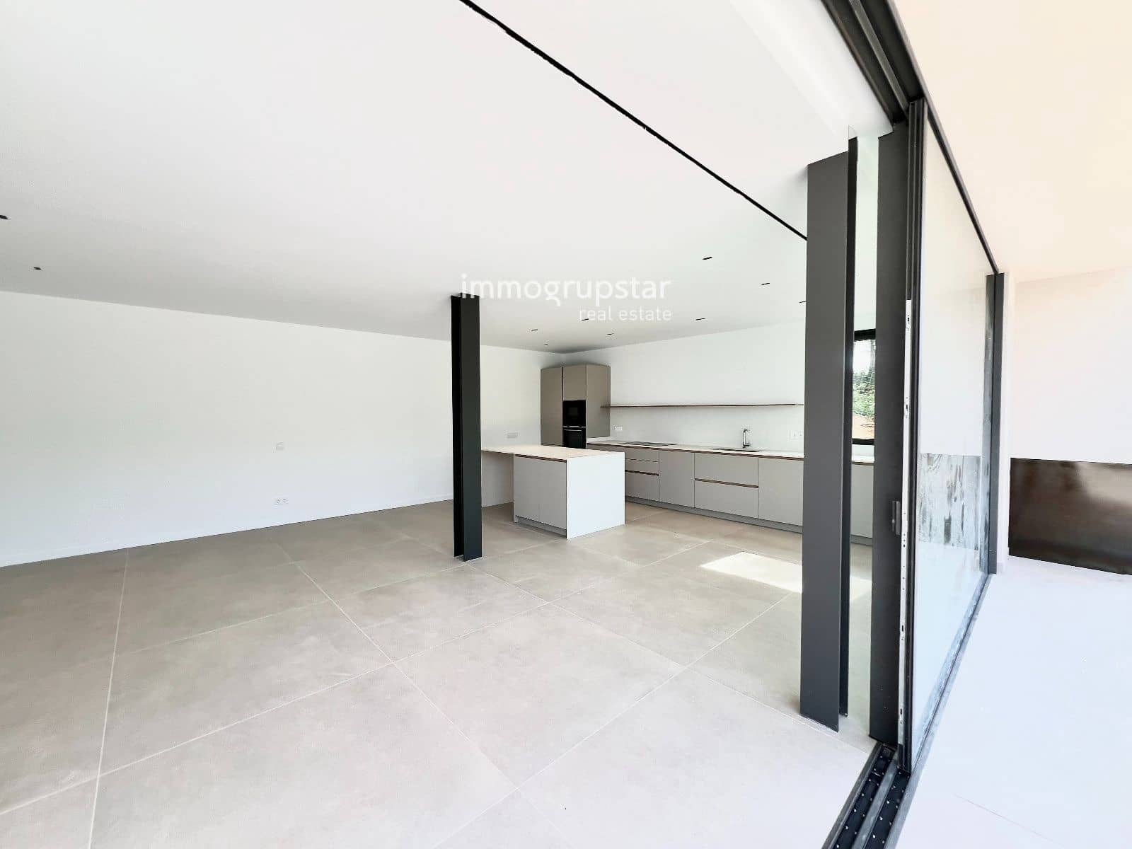 4 chambre Villa/Maison à vendre à Sa Riera avec piscine garage - 1 250 000 € (Ref: 9781272)