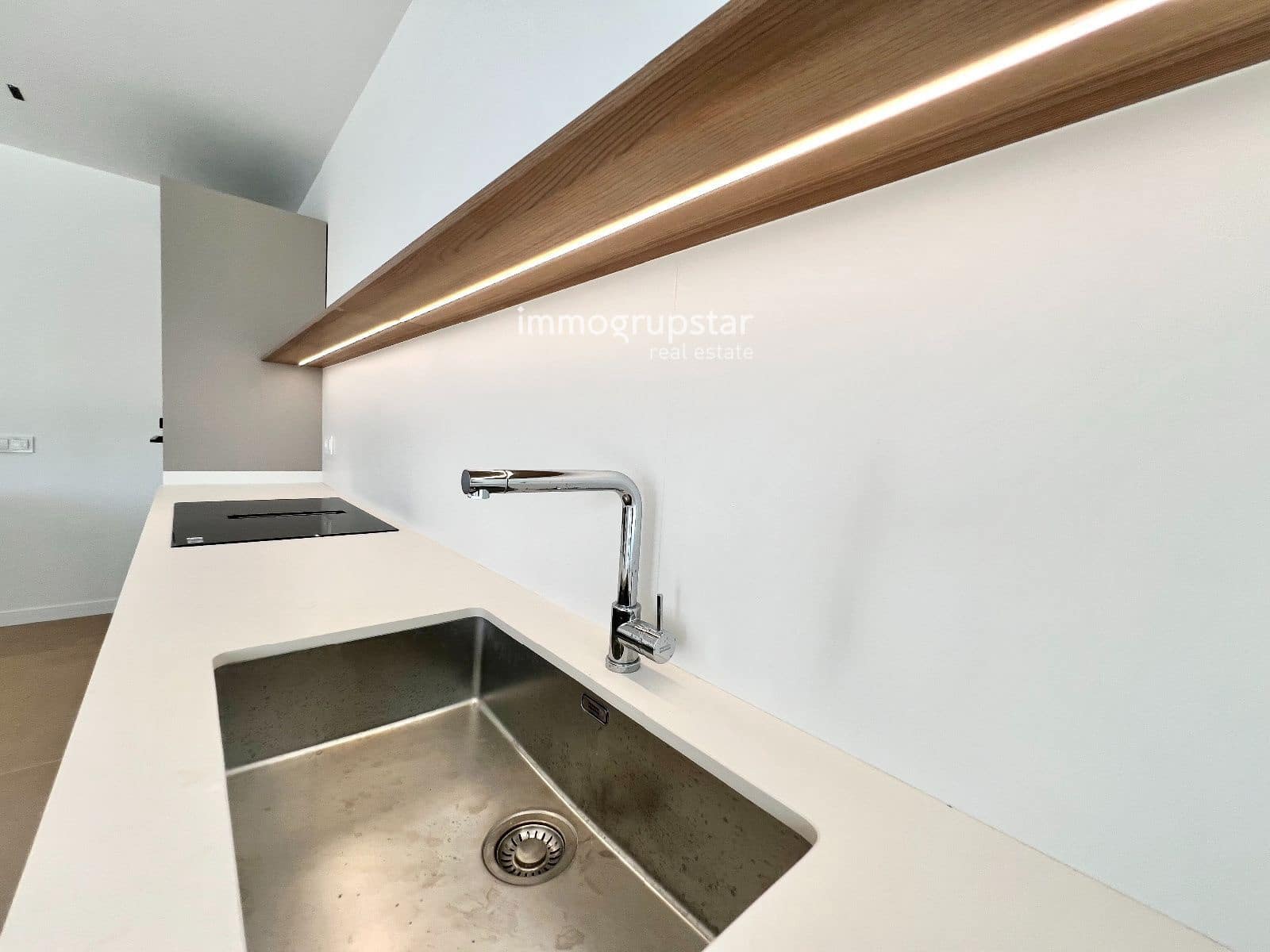 4 chambre Villa/Maison à vendre à Sa Riera avec piscine garage - 1 250 000 € (Ref: 9781272)