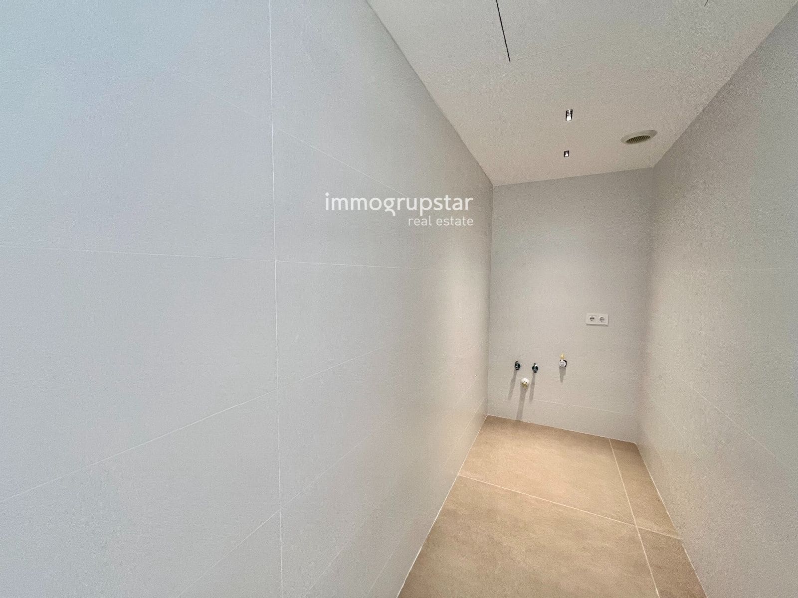 4 chambre Villa/Maison à vendre à Sa Riera avec piscine garage - 1 250 000 € (Ref: 9781272)