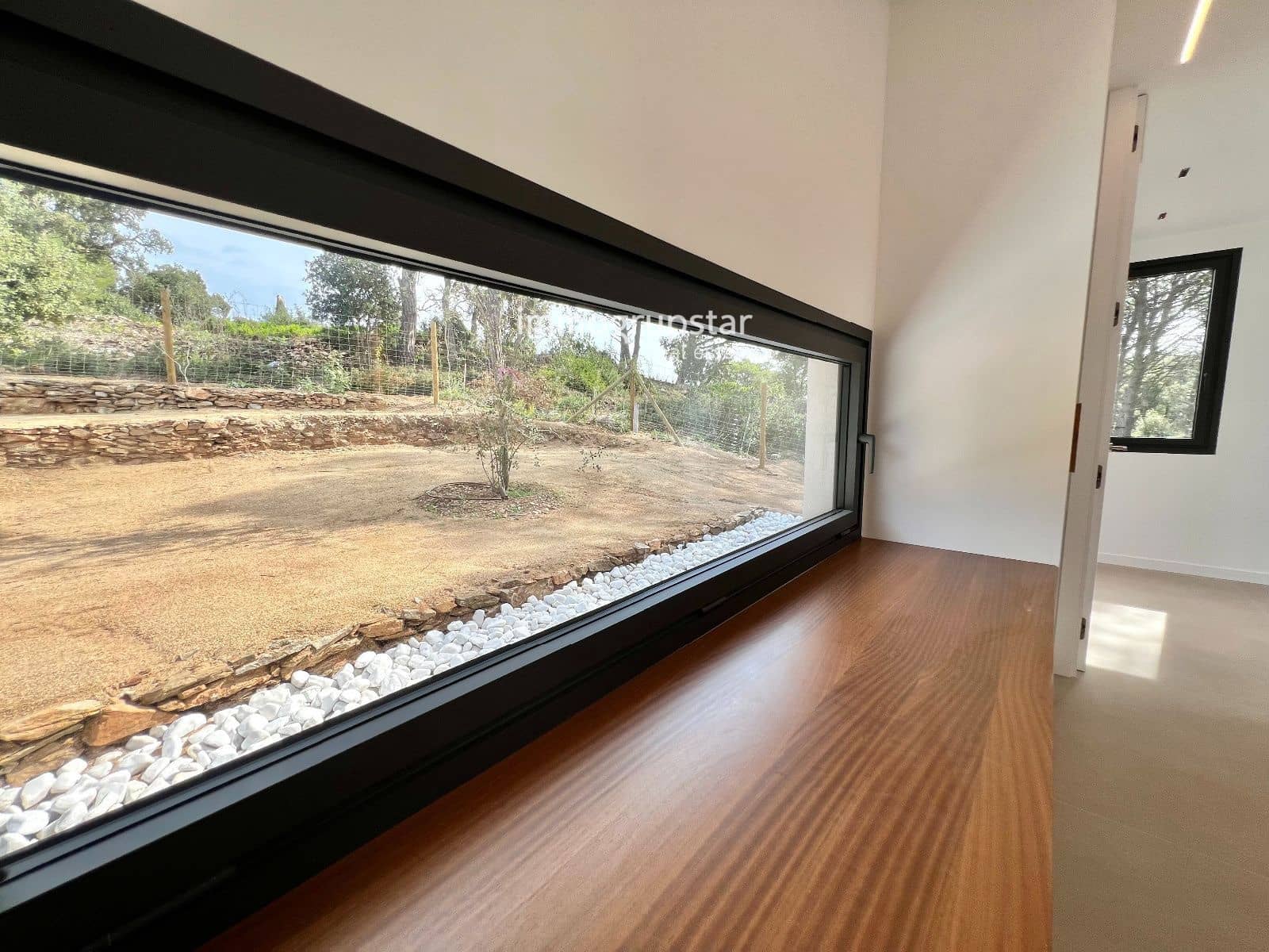 4 chambre Villa/Maison à vendre à Sa Riera avec piscine garage - 1 250 000 € (Ref: 9781272)