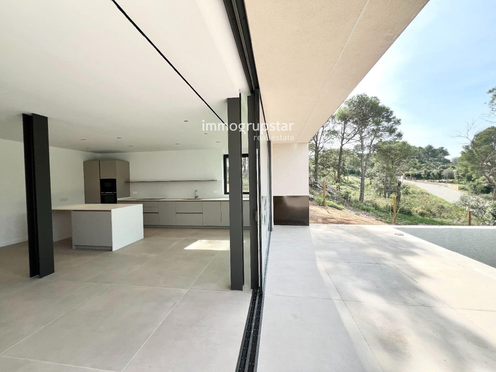 4 chambre Villa/Maison à vendre à Sa Riera avec piscine garage - 1 250 000 € (Ref: 9781272)