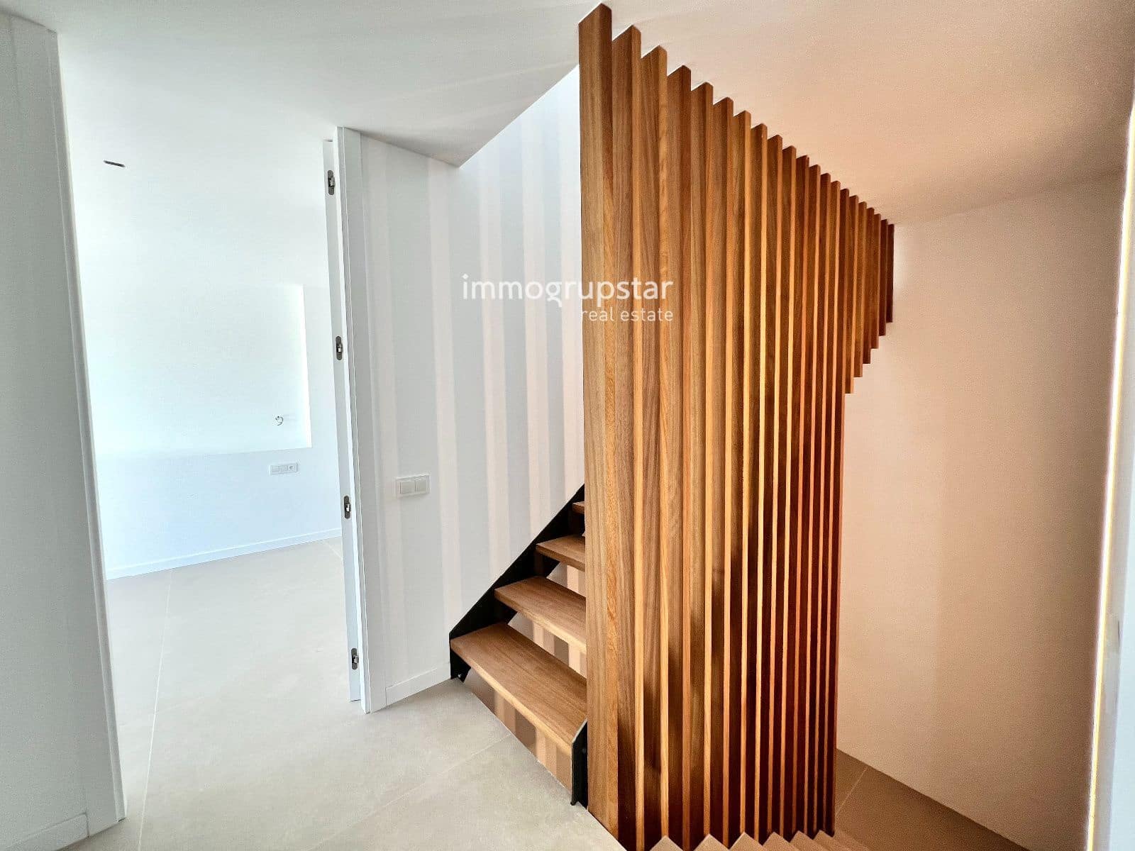 4 chambre Villa/Maison à vendre à Sa Riera avec piscine garage - 1 250 000 € (Ref: 9781272)