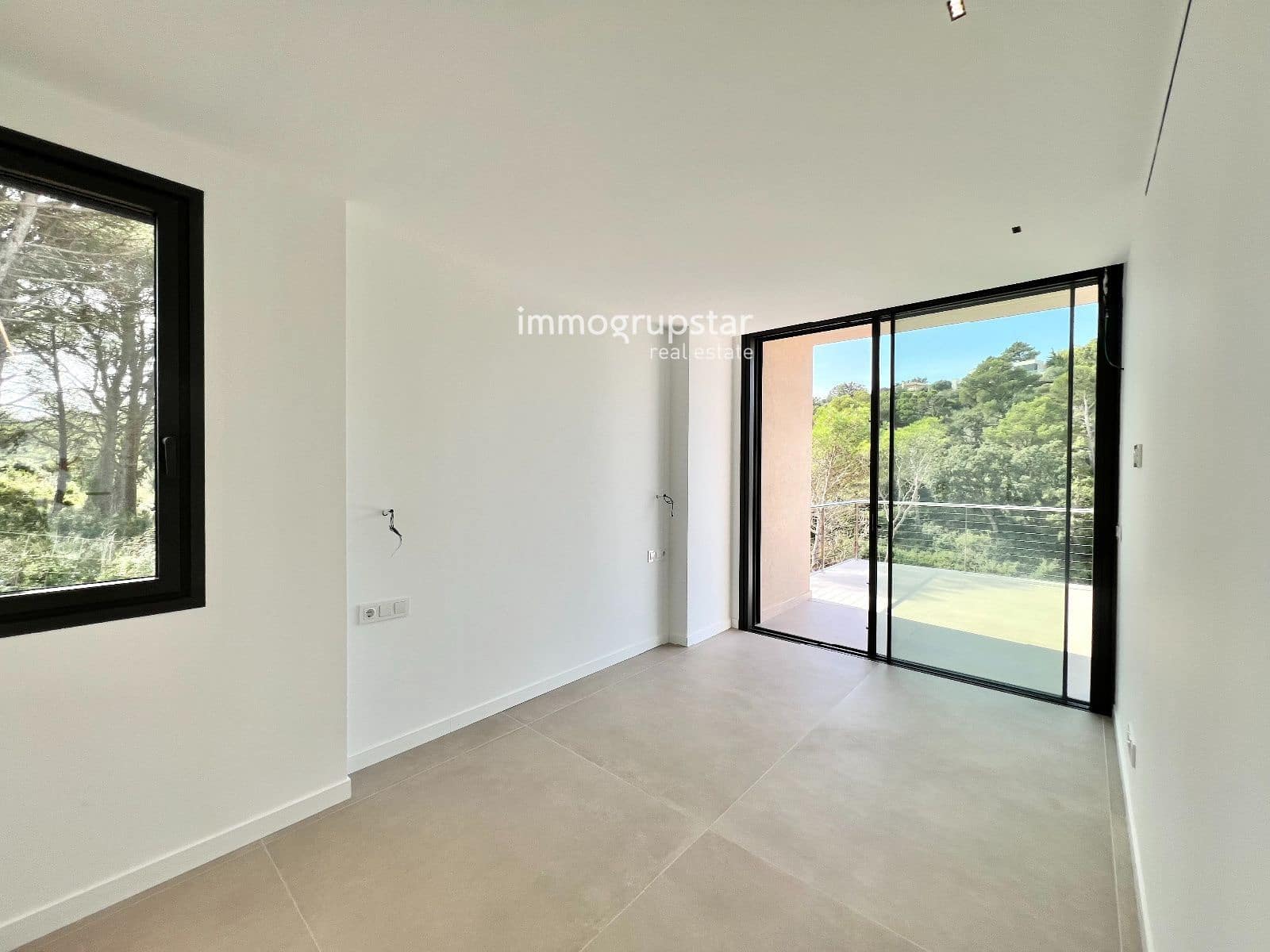 4 chambre Villa/Maison à vendre à Sa Riera avec piscine garage - 1 250 000 € (Ref: 9781272)