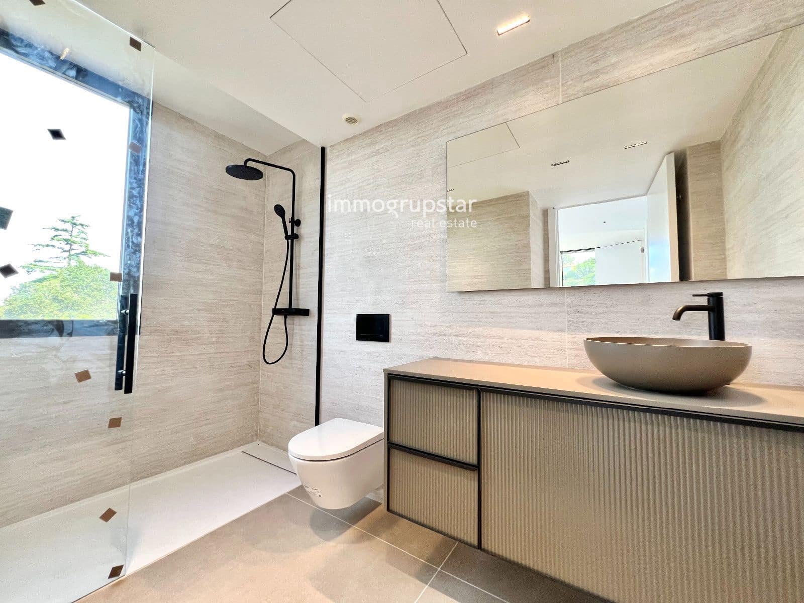 4 chambre Villa/Maison à vendre à Sa Riera avec piscine garage - 1 250 000 € (Ref: 9781272)