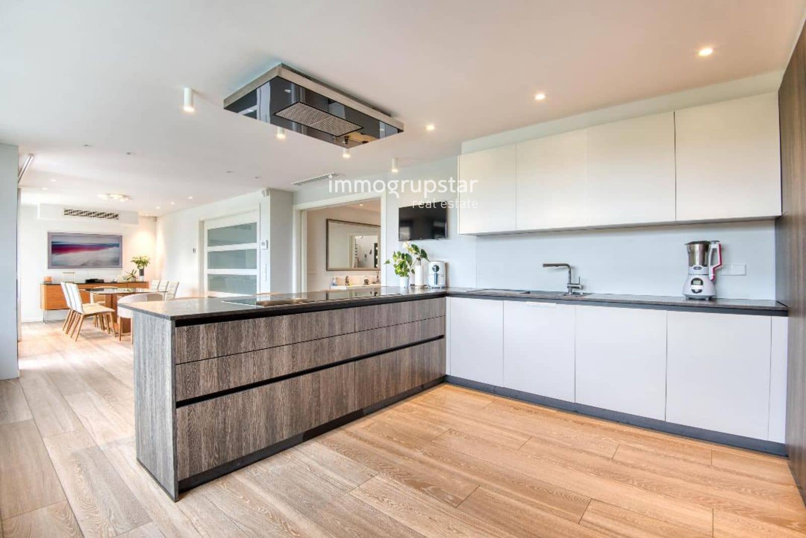 5 sypialnia Willa na sprzedaż w Santa Cristina d'Aro z basenem garażem - 2 800 000 € (Ref: 9798414)