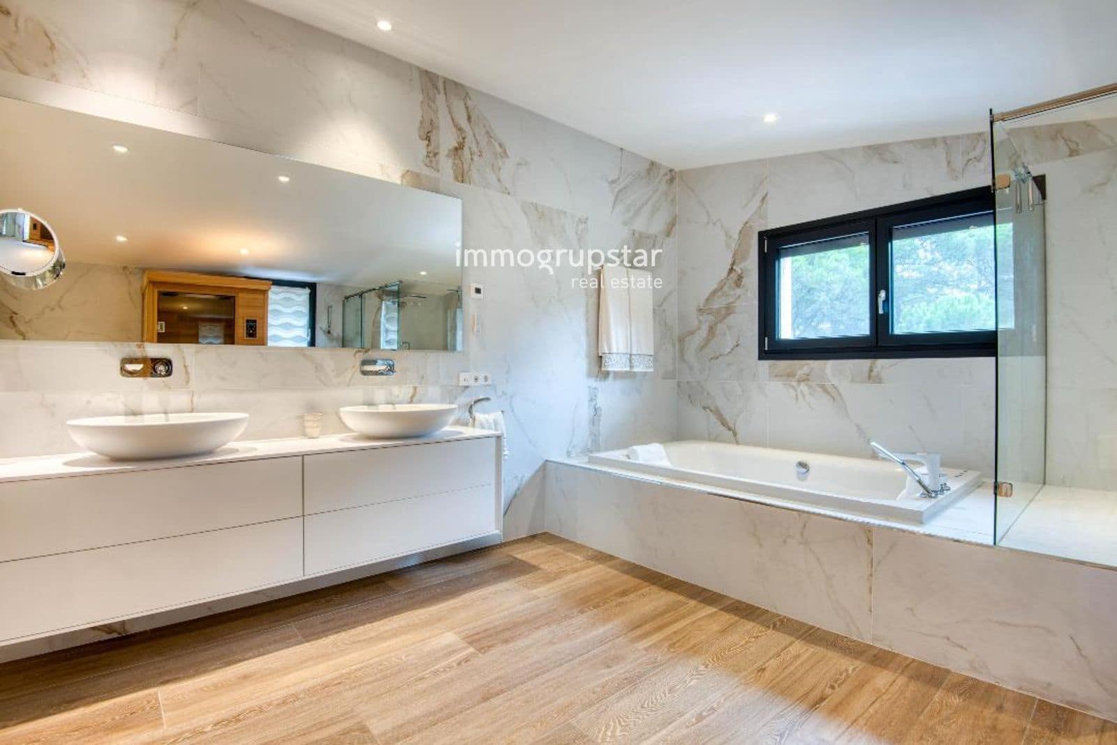 5 sypialnia Willa na sprzedaż w Santa Cristina d'Aro z basenem garażem - 2 800 000 € (Ref: 9798414)