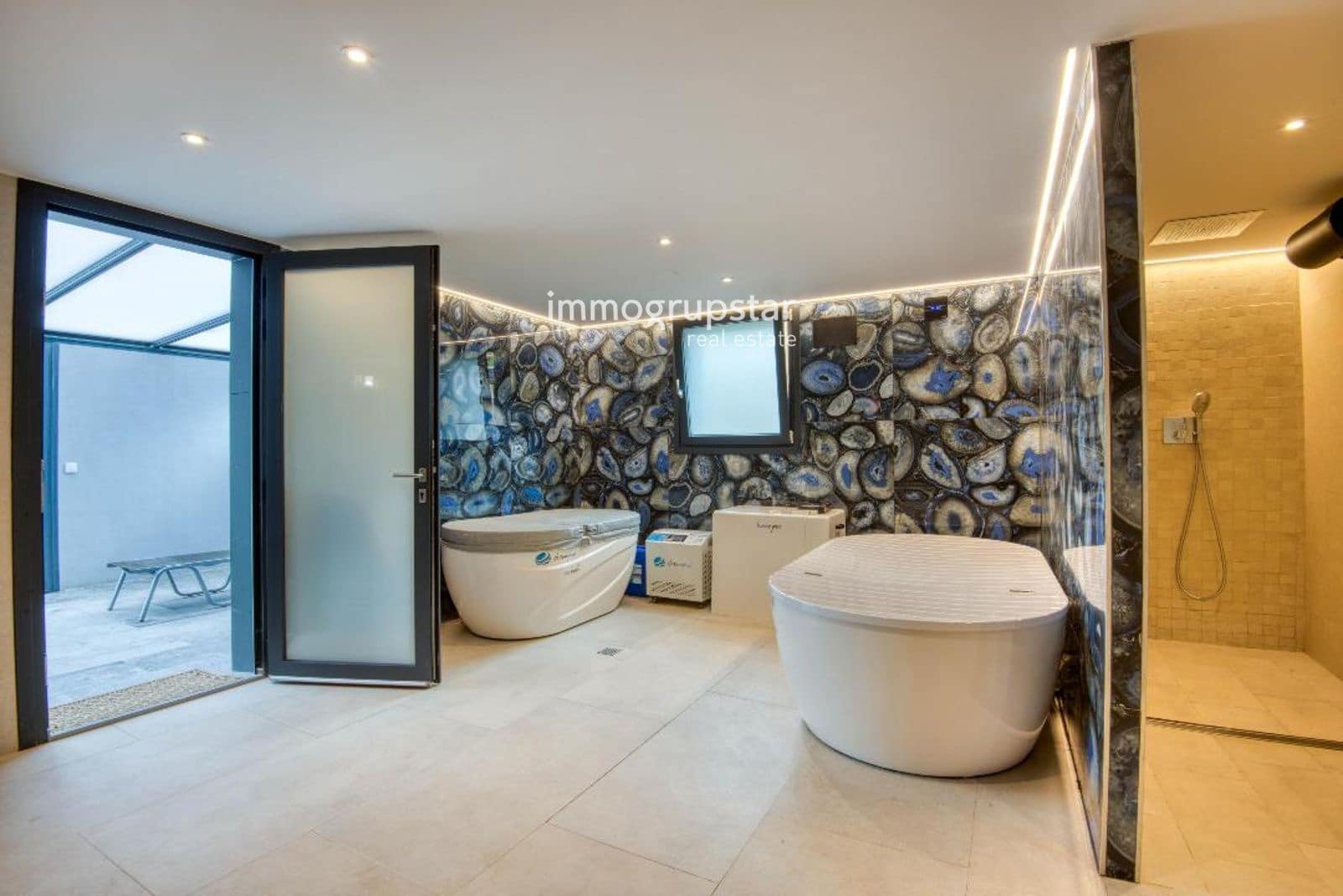 5 sypialnia Willa na sprzedaż w Santa Cristina d'Aro z basenem garażem - 2 800 000 € (Ref: 9798414)