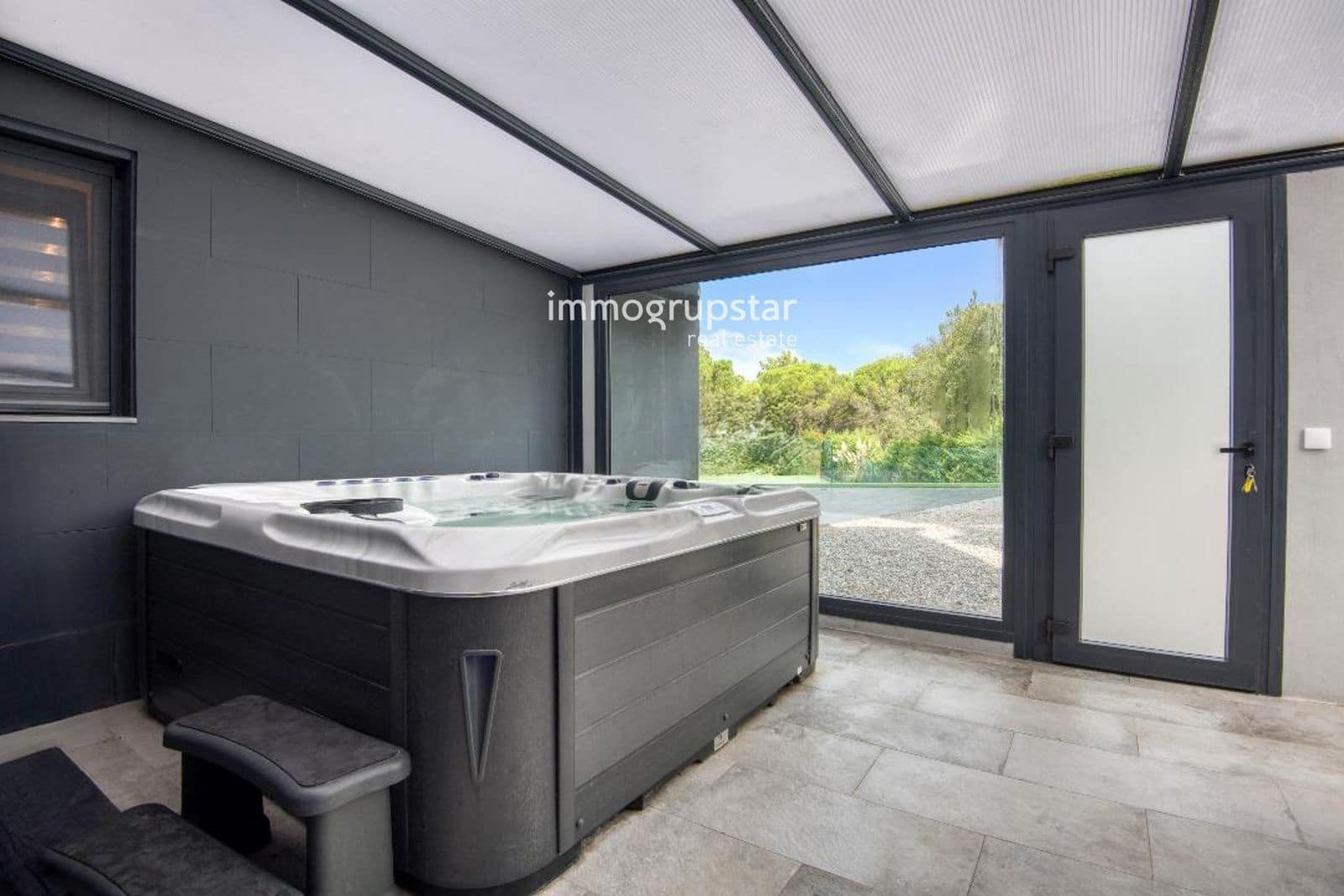 5 sypialnia Willa na sprzedaż w Santa Cristina d'Aro z basenem garażem - 2 800 000 € (Ref: 9798414)