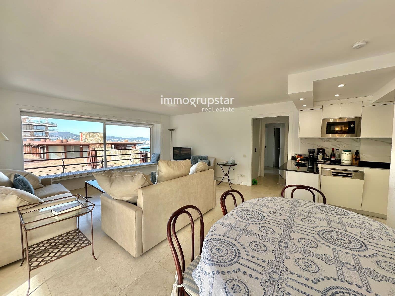 2 slaapkamer Flat te koop in Sant Antoni de Calonge met zwembad garage - € 595.000 (Ref: 9813549)