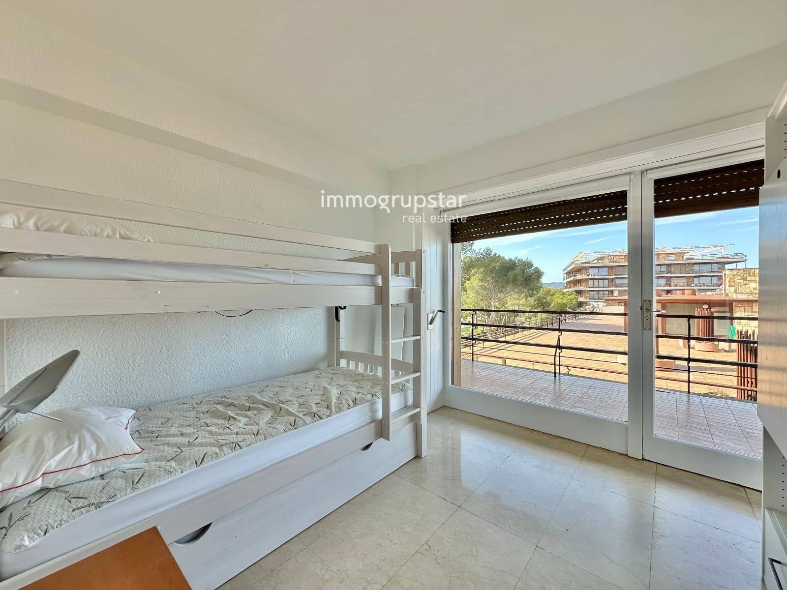 2 slaapkamer Flat te koop in Sant Antoni de Calonge met zwembad garage - € 595.000 (Ref: 9813549)