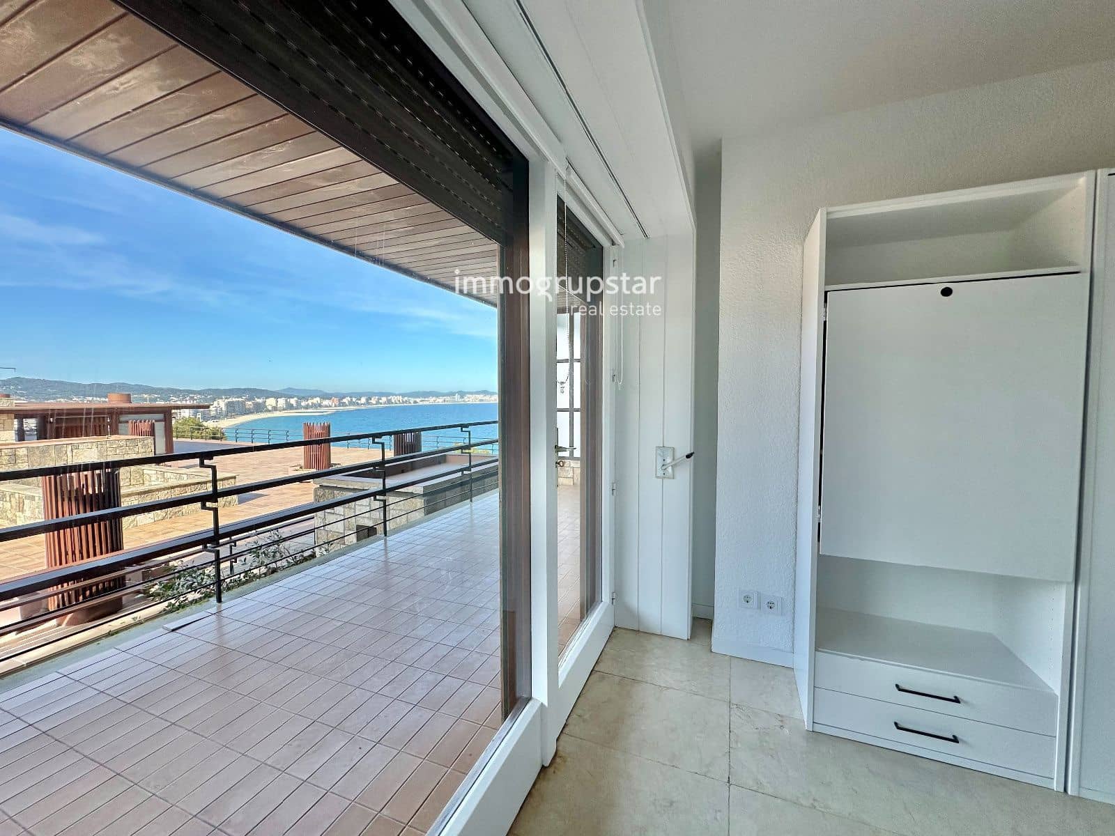 2 slaapkamer Flat te koop in Sant Antoni de Calonge met zwembad garage - € 595.000 (Ref: 9813549)