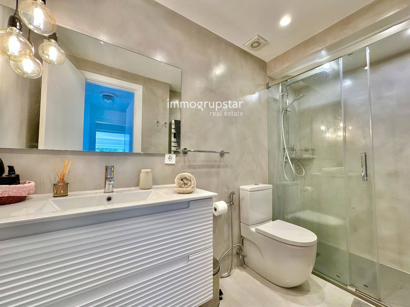 2 slaapkamer Flat te koop in Sant Antoni de Calonge met zwembad garage - € 595.000 (Ref: 9813549)