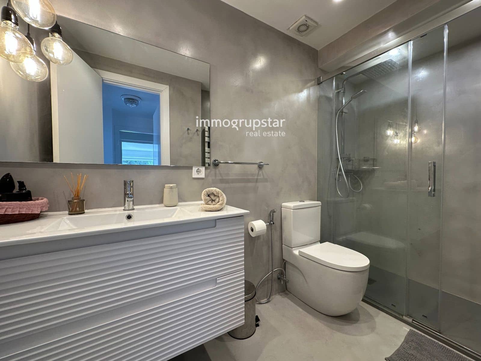 2 slaapkamer Flat te koop in Sant Antoni de Calonge met zwembad garage - € 595.000 (Ref: 9813549)