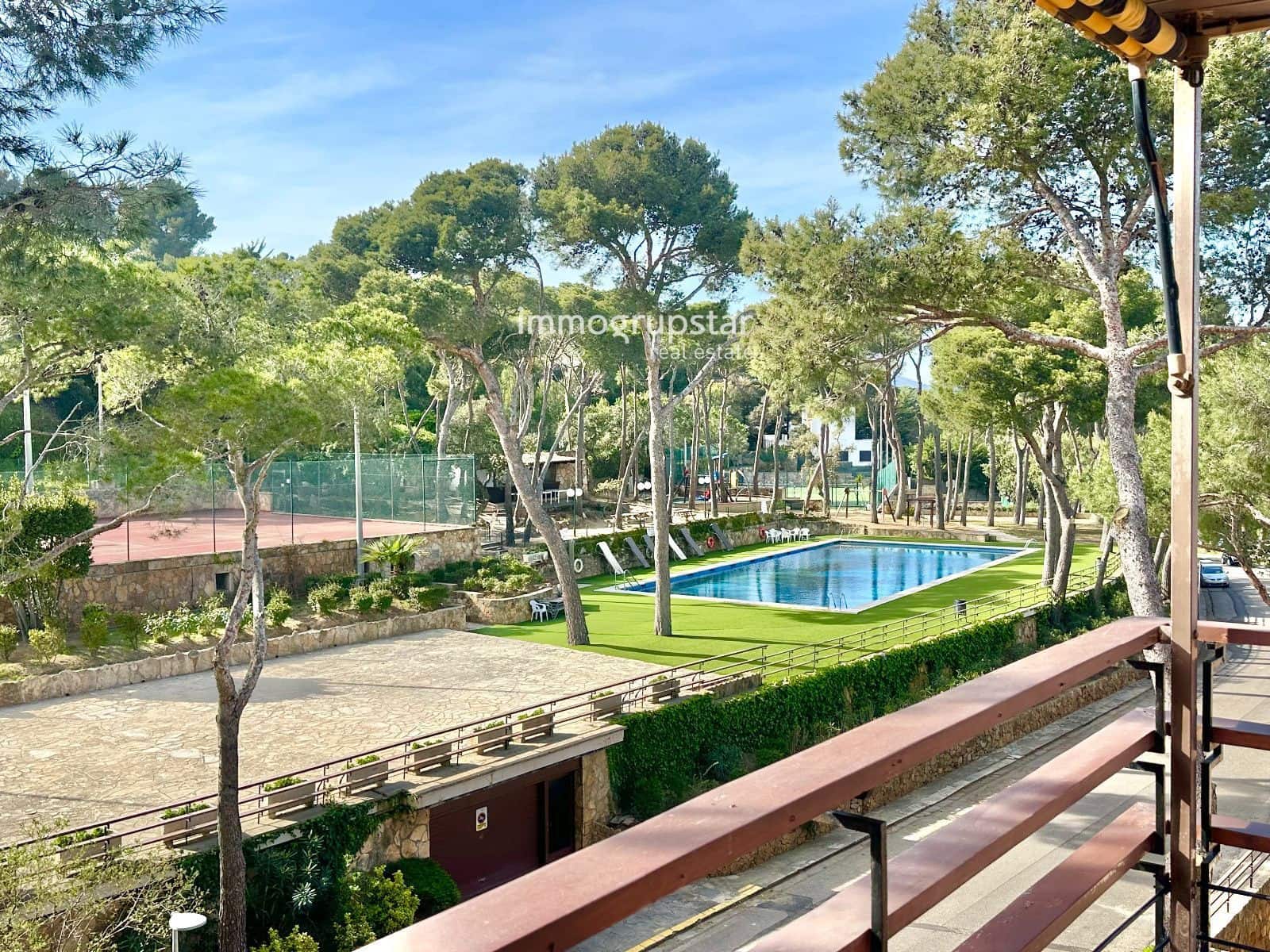 2 slaapkamer Flat te koop in Sant Antoni de Calonge met zwembad garage - € 595.000 (Ref: 9813549)