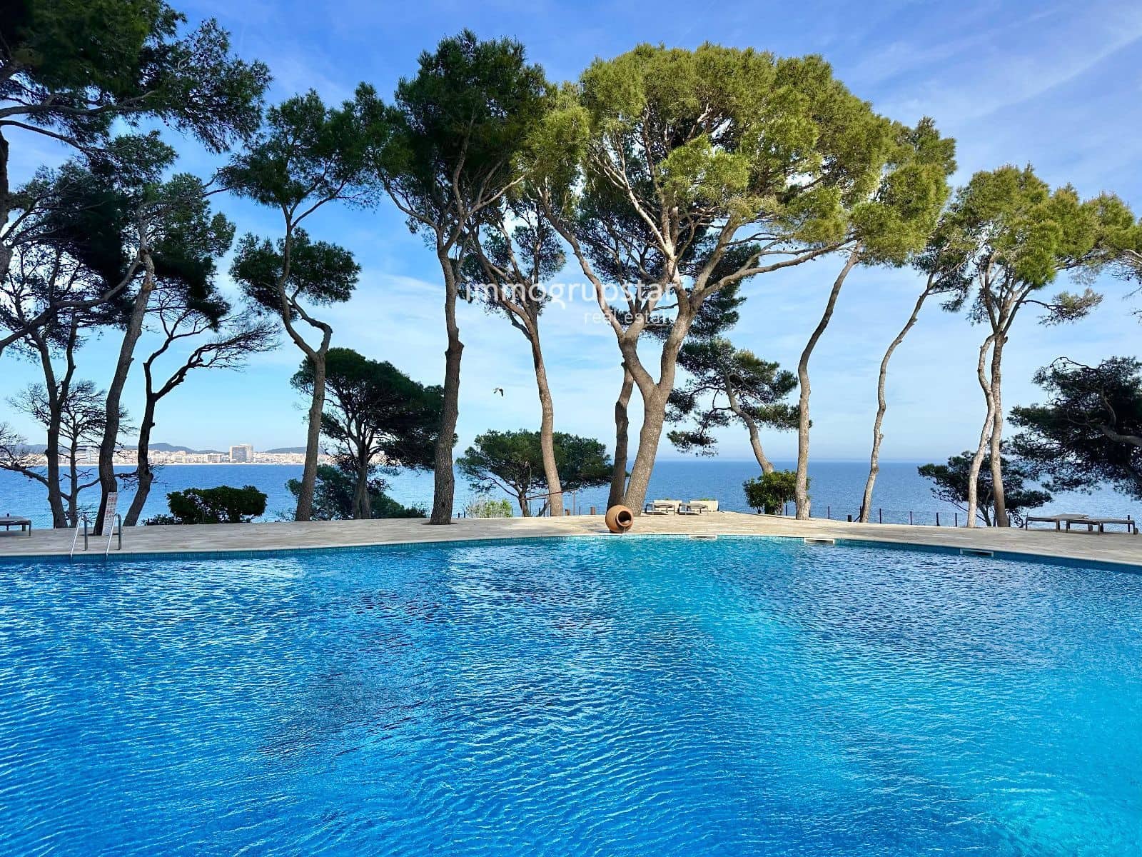 2 slaapkamer Flat te koop in Sant Antoni de Calonge met zwembad garage - € 595.000 (Ref: 9813549)