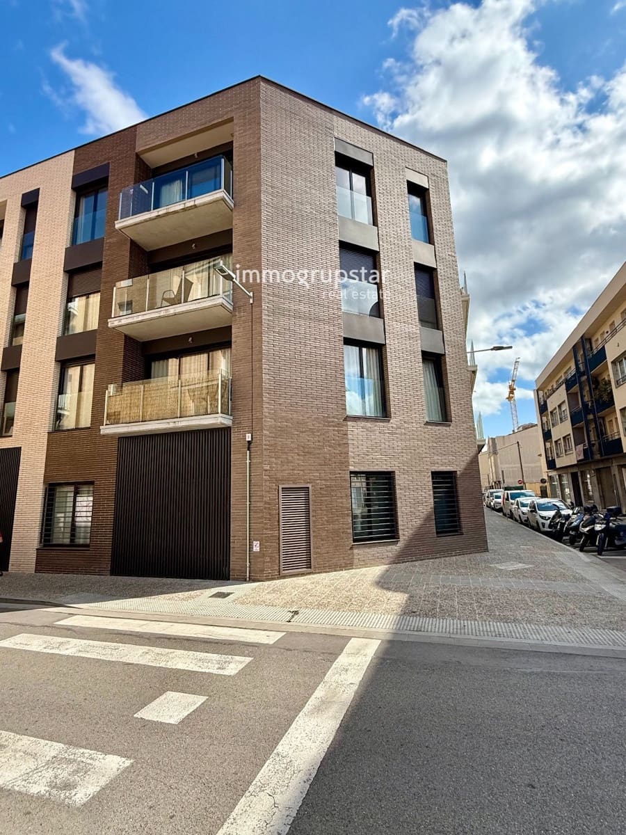 2 soveværelse Penthouse til salg i Girona by med garage - € 335.000 (Ref: 9821619)