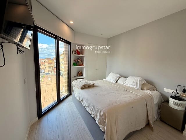 2 soveværelse Penthouse til salg i Girona by med garage - € 335.000 (Ref: 9821619)