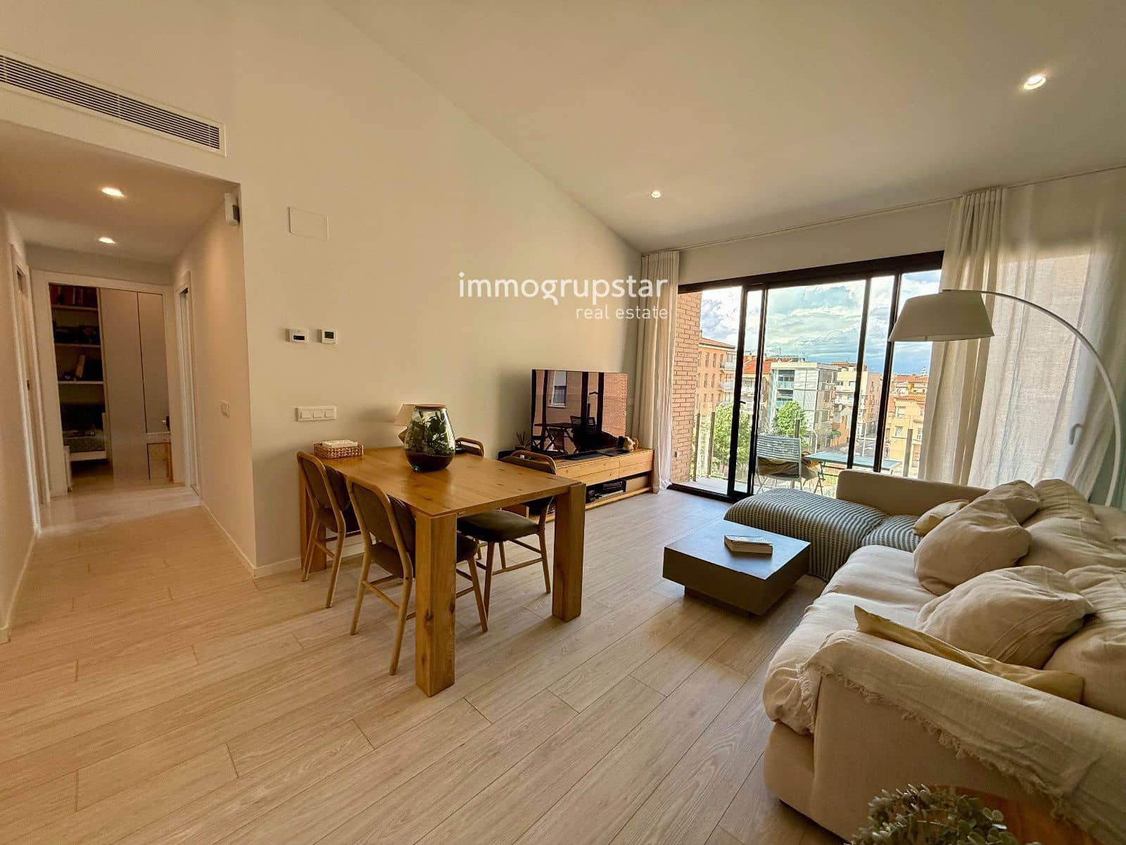 2 soveværelse Penthouse til salg i Girona by med garage - € 335.000 (Ref: 9821619)