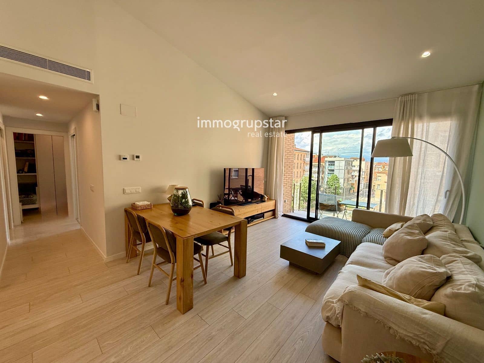 2 soveværelse Penthouse til salg i Girona by med garage - € 335.000 (Ref: 9821619)