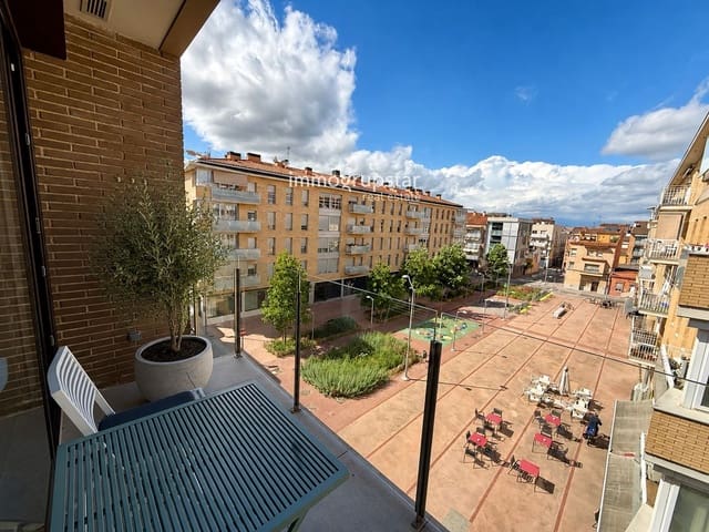 2 soveværelse Penthouse til salg i Girona by med garage - € 335.000 (Ref: 9821619)