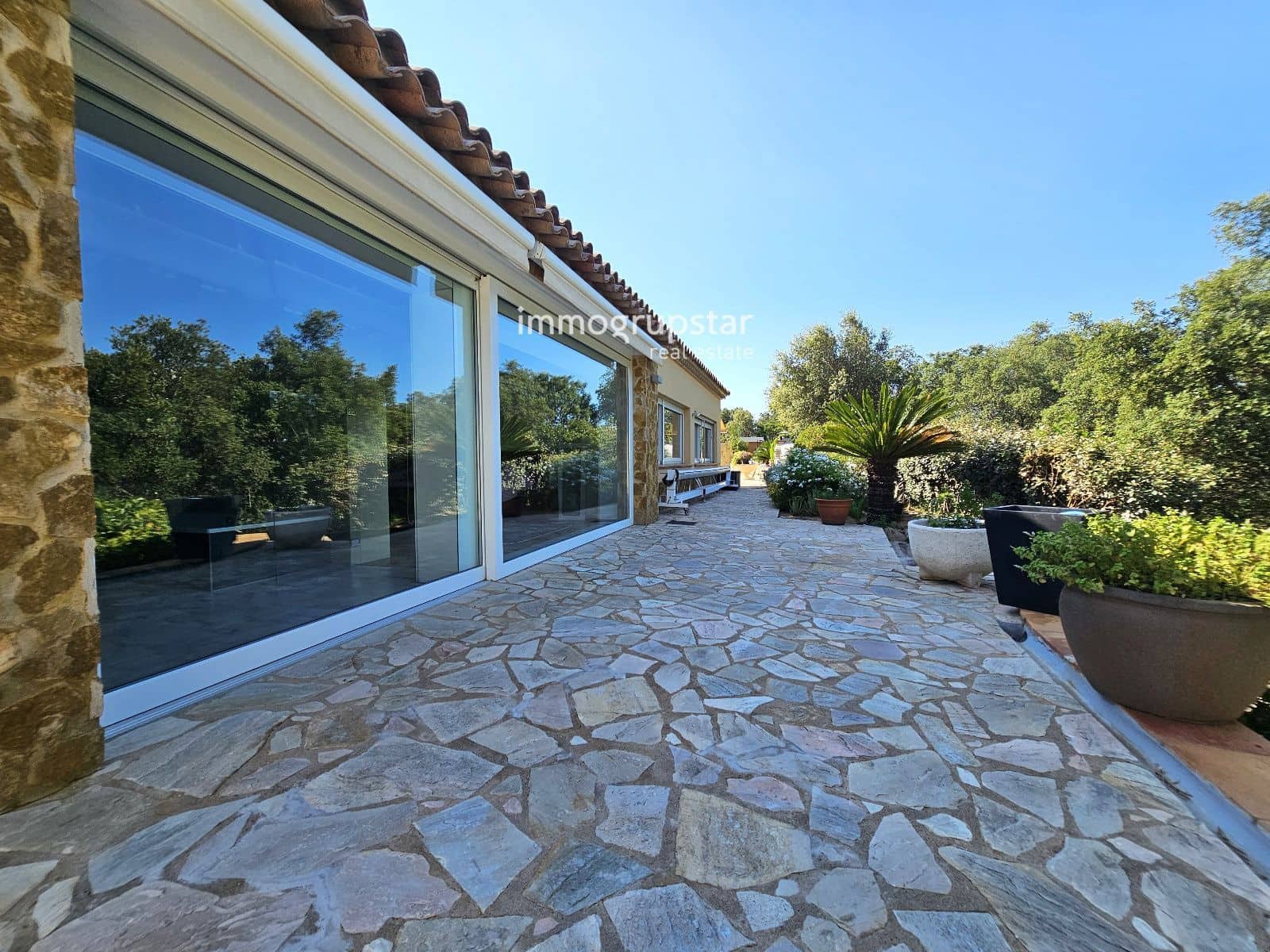4 bedroom Villa for sale in Calonge i Sant Antoni with pool garage - € 3,150,000 (Ref: 9821717)