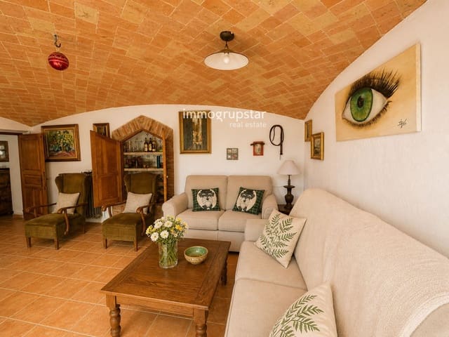 3 slaapkamer Villa te koop in Vall-llobrega met garage - € 450.000 (Ref: 9821718)