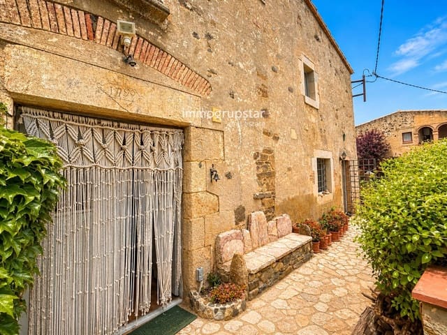 3 slaapkamer Villa te koop in Vall-llobrega met garage - € 450.000 (Ref: 9821718)