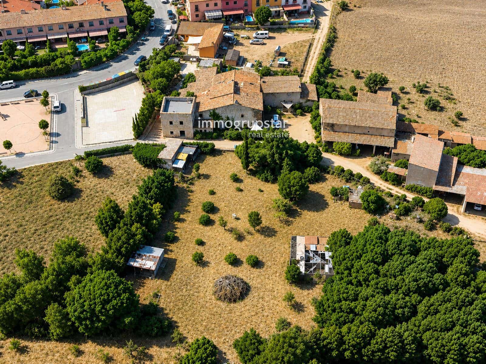 3 slaapkamer Villa te koop in Vall-llobrega met garage - € 450.000 (Ref: 9821718)