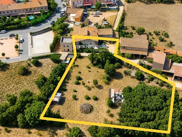 3 slaapkamer Villa te koop in Vall-llobrega met garage - € 450.000 (Ref: 9821718)