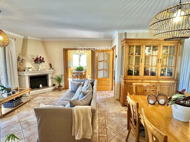 4 soverom Villa til salgs i Calonge i Sant Antoni med svømmebasseng garasje - € 590 000 (Ref: 9828047)
