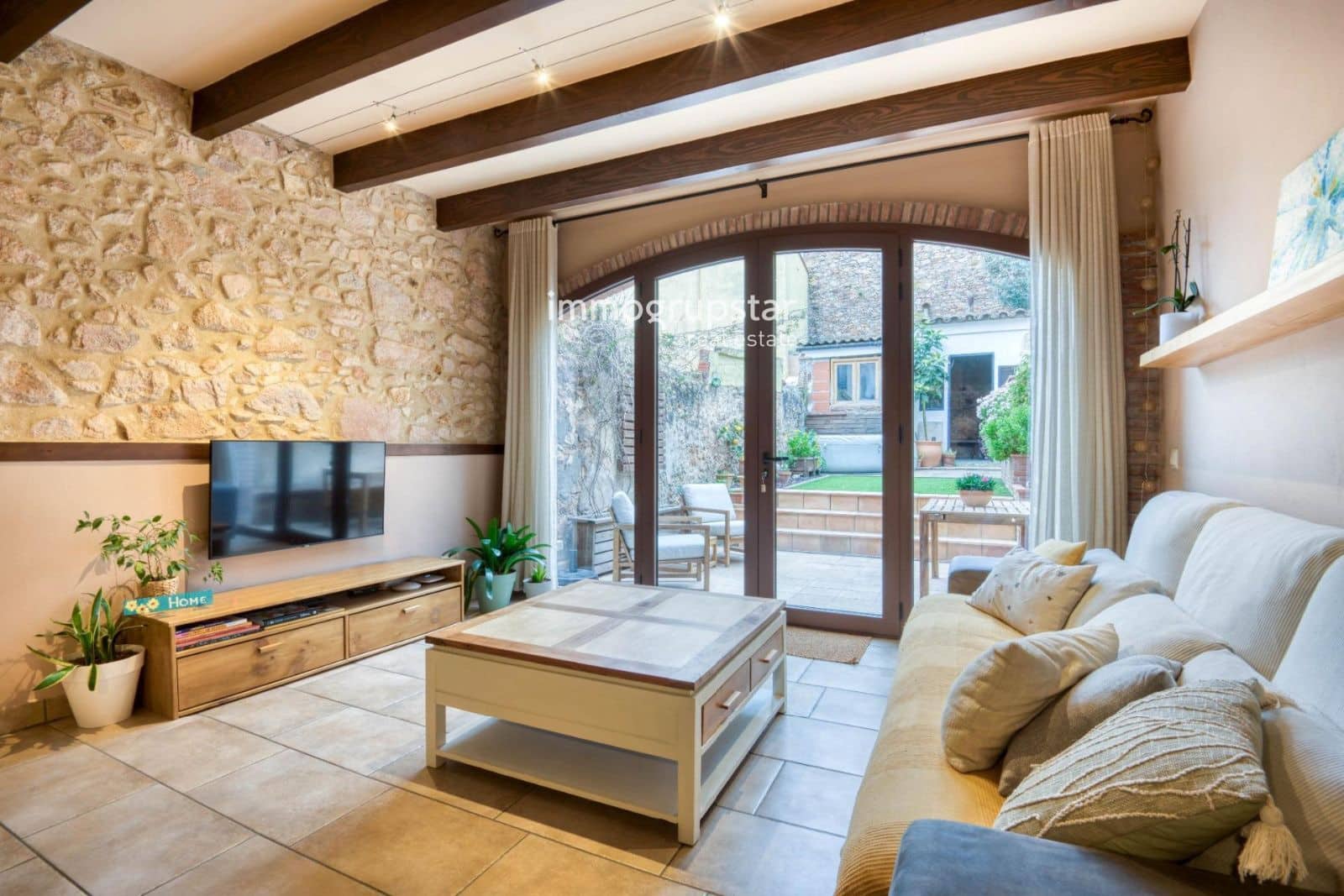3 bedroom Villa for sale in Sant Feliu de Guixols - € 580,000 (Ref: 9838329)